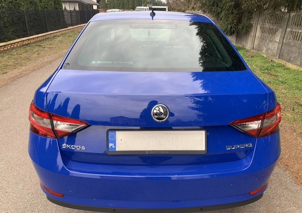 Skoda Superb cena 69900 przebieg: 137000, rok produkcji 2018 z Człopa małe 742